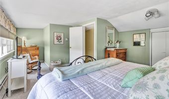 39 Cedar Dr, Danbury, CT 06811