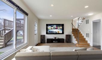 4503 TRAYMORE St, Bethesda, MD 20814