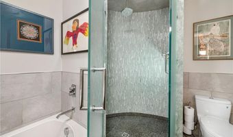 345 Thames St 407 N, Bristol, RI 02809