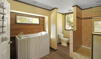 134 WALNUT St, Calhoun Falls, SC 29628