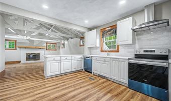 3288 Mendon Rd, Cumberland, RI 02864