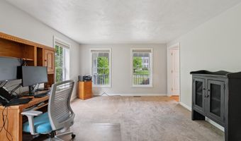 60 Lady Slipper Ln, Chester, NH 03036