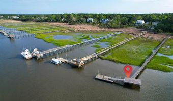 1422 Dupree Creek Dr, Awendaw, SC 29429