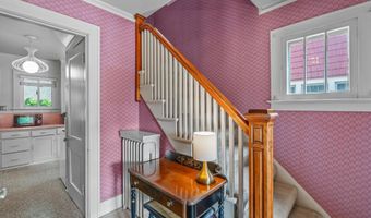 216 Kenwood Ave, Ann Arbor, MI 48103