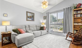 755 Williamsburg Cir, Warwick, RI 02886