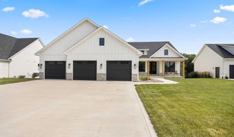 1009 W Aspen Ridge Cir, Polk City, IA 50226