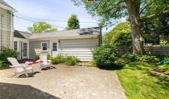 36 Kay Blvd, Newport, RI 02840