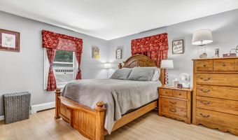 1391 Turner St, Auburn, ME 04210