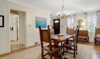 1114 N HARRISON St, Arlington, VA 22205