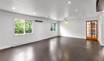 16 Newgate Rd, Amherst, NY 14226