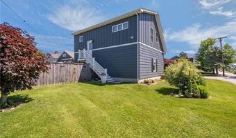 97 Eustis Ave 2, Newport, RI 02840
