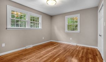 2 Woodland Rd, Acushnet, MA 02743