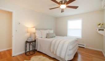 42 Waverly Rd, Branford, CT 06405