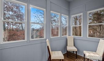 5 Elmore St, Asheville, NC 28804