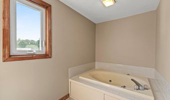 27 Country Hill Rd, Nashua, NH 03063