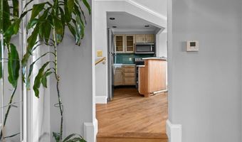 553 Bellevue Ave 14, Newport, RI 02840