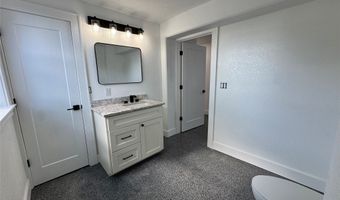 100 8th St, Adair, IA 50002