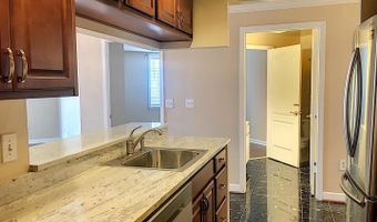 901 N MONROE St 1315, Arlington, VA 22201