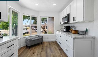 640 Elsa Dr, Santa Rosa, CA 95407
