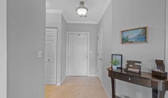 191 SOMERVELLE St 205, Alexandria, VA 22304
