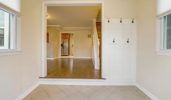 6106 BANGOR Dr, Alexandria, VA 22303