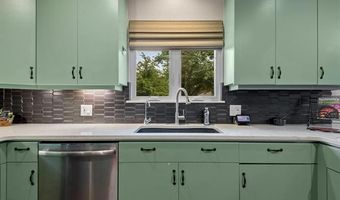 2318 Dorchester Dr, Bartlesville, OK 74006