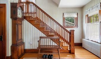 25 University Ter, Burlington, VT 05401