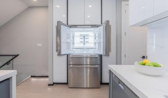 1332 G St SE 1, Washington, DC 20003