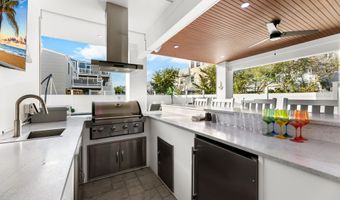 18 Mea Ln, Beach Haven, NJ 08008