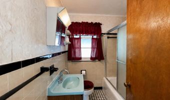 5 Knauf Ln, Albany, NY 12211