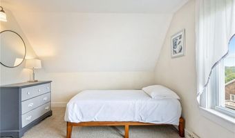 7 Prospect Ave, Narragansett, RI 02882