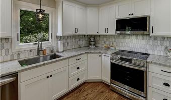 3 Redbird Dr, Agency, MO 64401