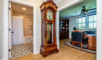 15 Castle St 9, East Greenwich, RI 02818