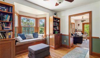 201 Paradise Ave, Middletown, RI 02842