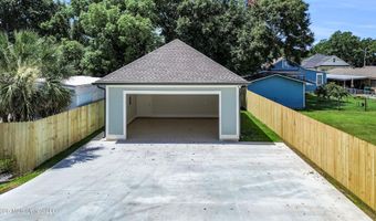 412 Main St, Bay St. Louis, MS 39520