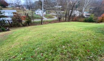 105 Lincoln Hts, Alum Creek, WV 25003