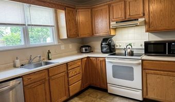 11 Belmont Cir, Danbury, CT 06810