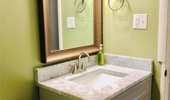 361 Messina Dr, Ballwin, MO 63021