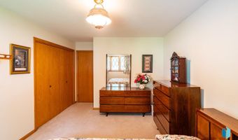 511 N Cherry Ave, Bridgewater, SD 57319