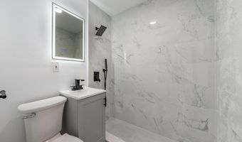 24 Slater St, Amsterdam, NY 12010