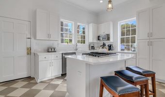 1214 King St, Beaufort, SC 29902