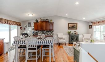 10 Pembroke Dr, Johnston, RI 02919