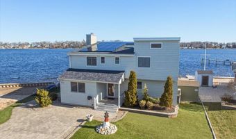 32 Cove Rd W, Bayville, NJ 08721