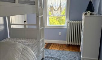 11 Ann St, Newport, RI 02840