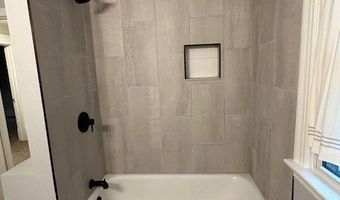 39 Everett, Akron, OH 44302