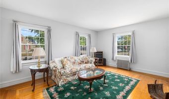 154 Chapmans Ave, Warwick, RI 02886