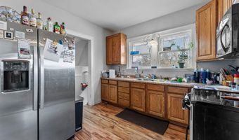 709 10th St NE, Austin, MN 55912