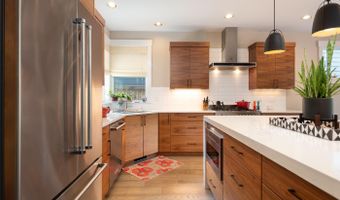 2100 NW Newport Hills Dr, Bend, OR 97703