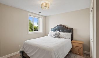 6644 Lamplight Dr, Albertville, MN 55301