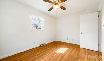 20 Ridge Cross Rd, Asheville, NC 28805